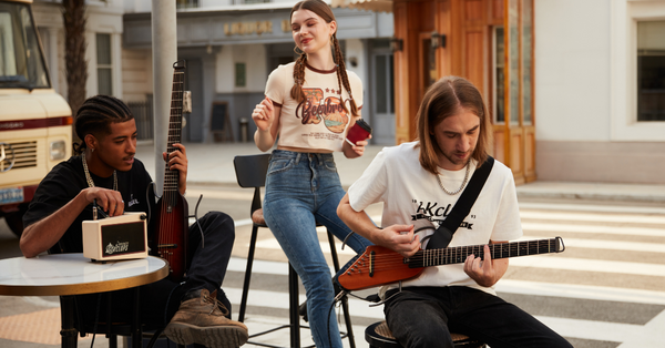 La Mejor Guitarra para Nómadas Digitales: Donner Hush-I en la Vida Real